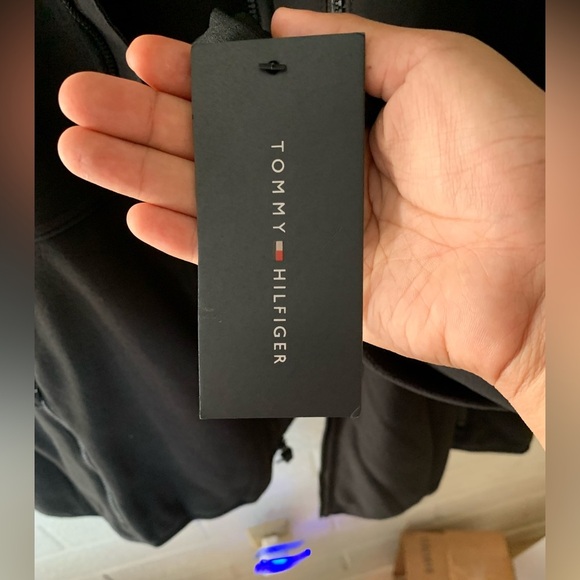 Tommy Hilfiger Men's Hooded Performance Fleece Jacket
NWT - Picture 8 of 12